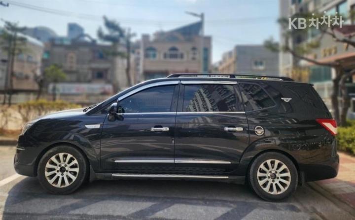 KG Mobility (Ssangyong) Korando Turismo 2WD GT 4