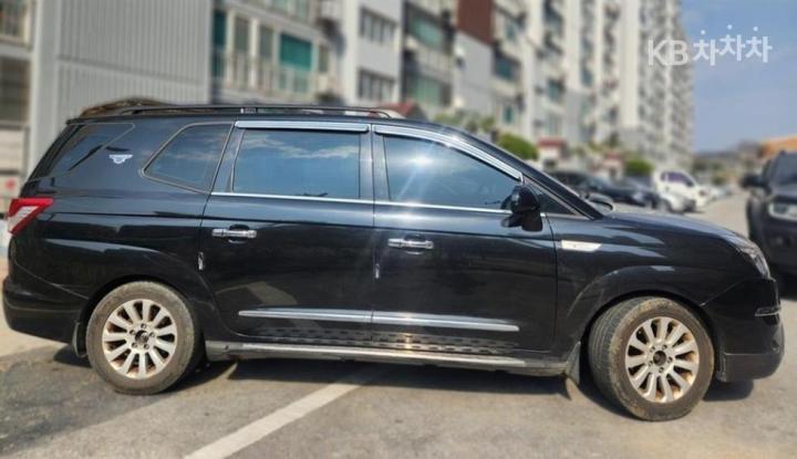 KG Mobility (Ssangyong) Korando Turismo 2WD GT 5