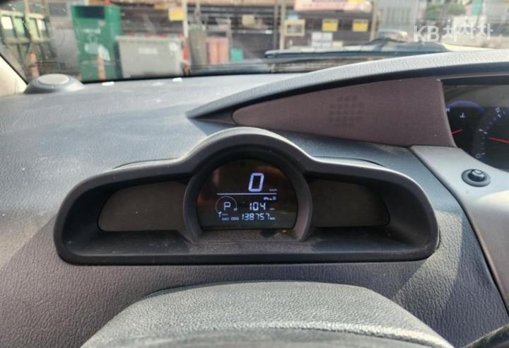 KG Mobility (Ssangyong) Korando Turismo 2WD GT 8