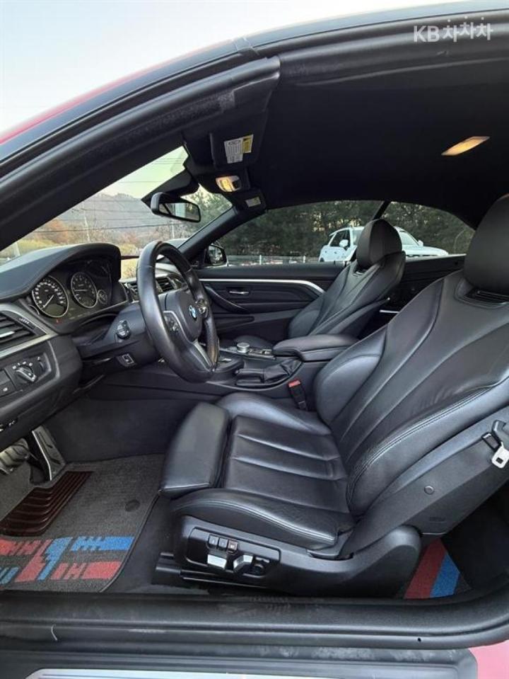 BMW 4 Series F32 430i Convertible M Sport 9