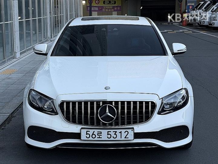 Mercedes-Benz E-Class W213 E220d Avantgarde