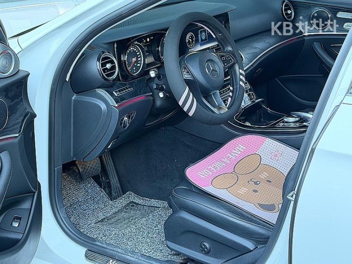 Mercedes-Benz E-Class W213 E220d Avantgarde 7