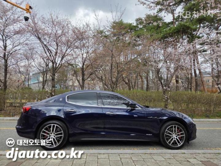 Maserati Ghibli 3.0 Diesel Sport 5