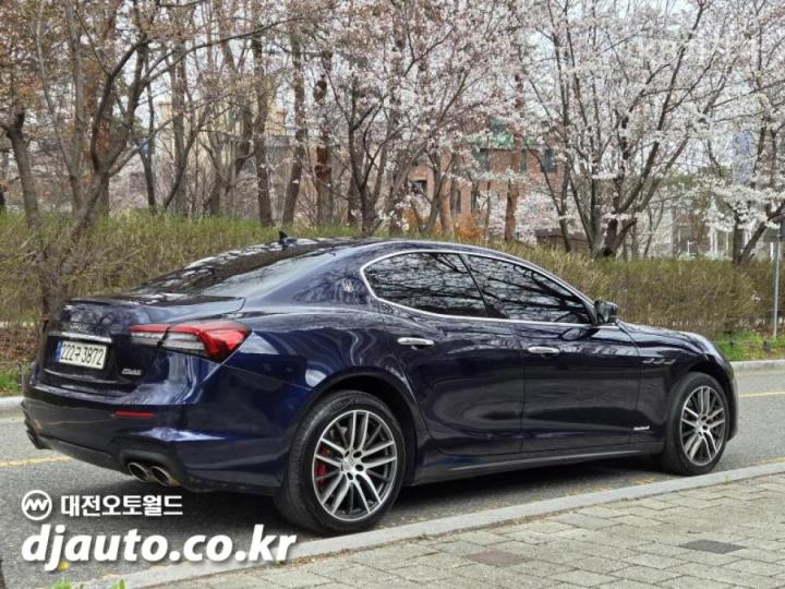 Maserati Ghibli 3.0 Diesel Sport 9