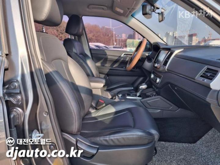 KG Mobility (Ssangyong) Rexton Sport Khan 2.2 Diesel 4WD Professional X 8