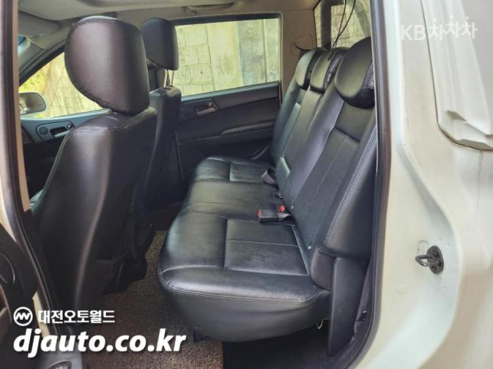 KG Mobility (Ssangyong) Korando Sport Adventure 60th Edition 4WD 9