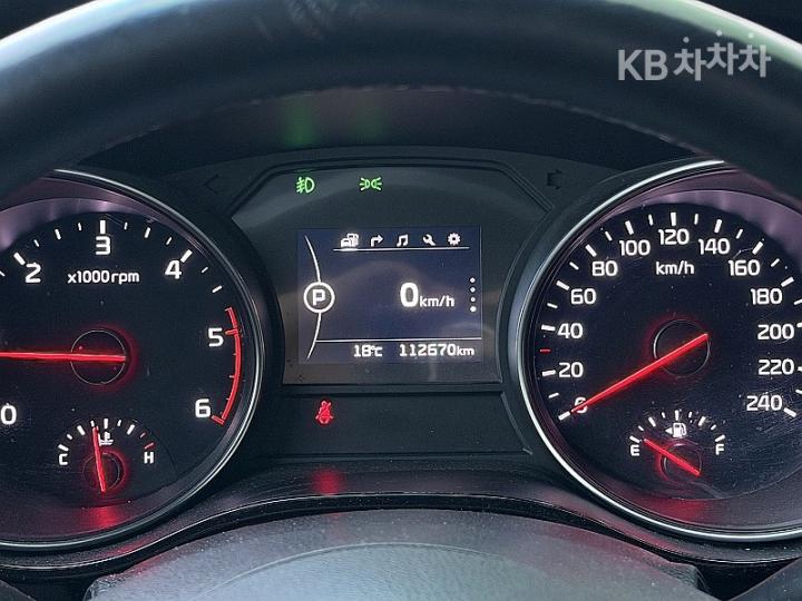 Kia Carnival 2.2 Diesel Prestige 4