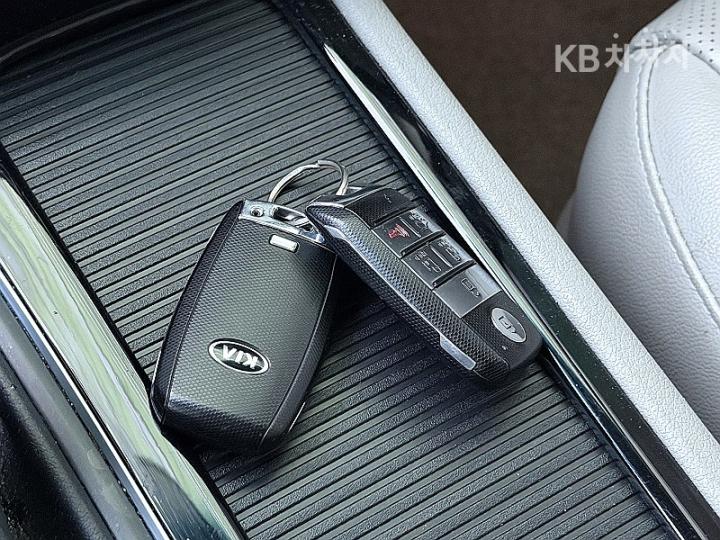 Kia Carnival 2.2 Diesel Prestige 9