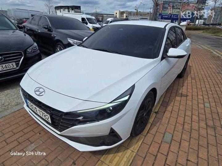 Hyundai Avante Hybrid CN7 Modern 2