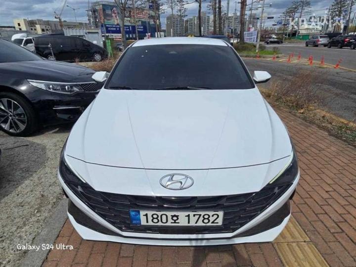 Hyundai Avante Hybrid CN7 Modern 3