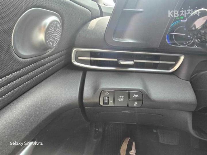 Hyundai Avante Hybrid CN7 Modern 8