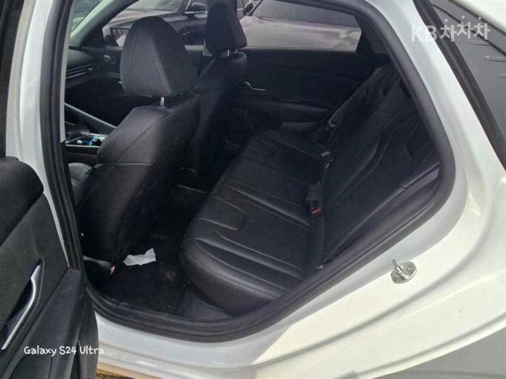 Hyundai Avante Hybrid CN7 Modern 9