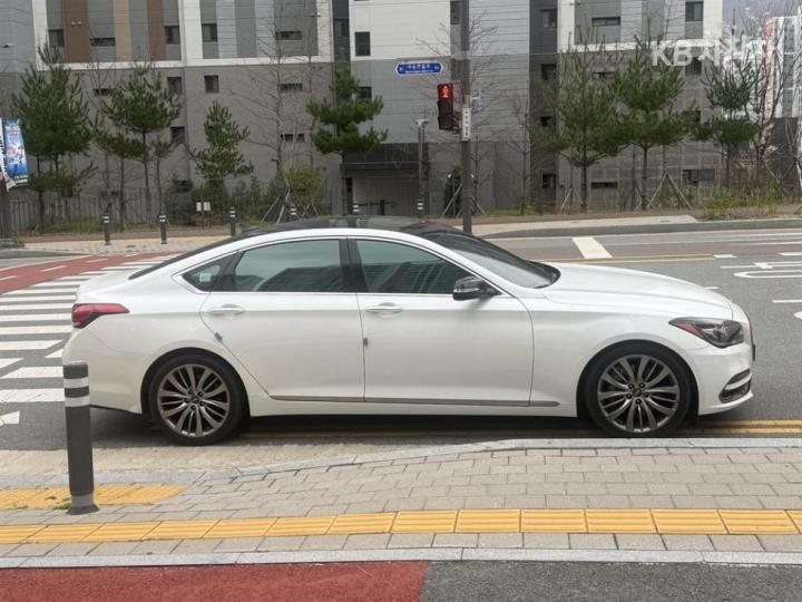 Genesis G80 2.2D AWD Premium Luxury 4
