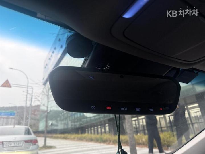 Genesis G80 2.2D AWD Premium Luxury 6