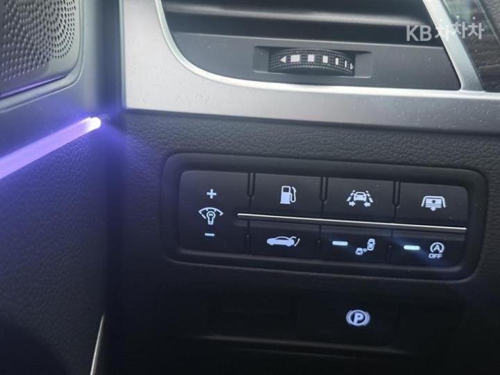 Genesis G80 2.2D AWD Premium Luxury 9