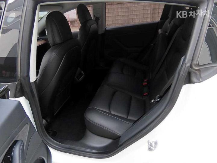 Tesla Model 3 Long Range 7