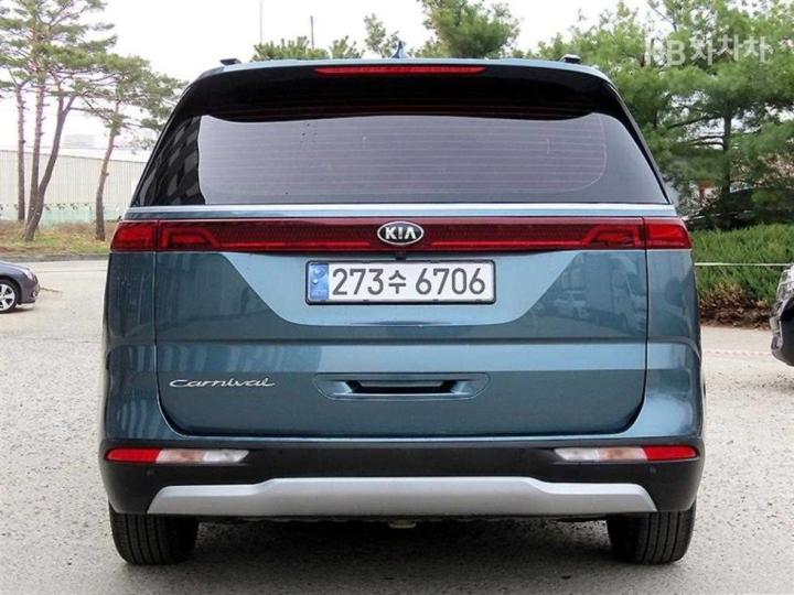 Kia Carnival D2.2 Prestige 5