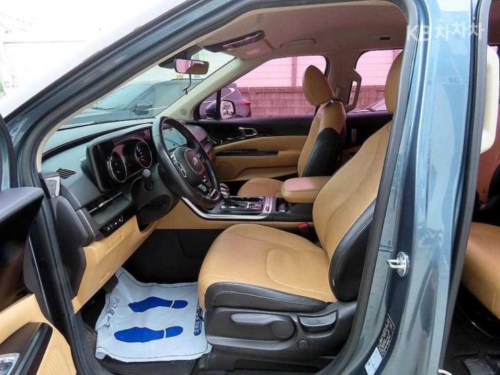 Kia Carnival D2.2 Prestige 6