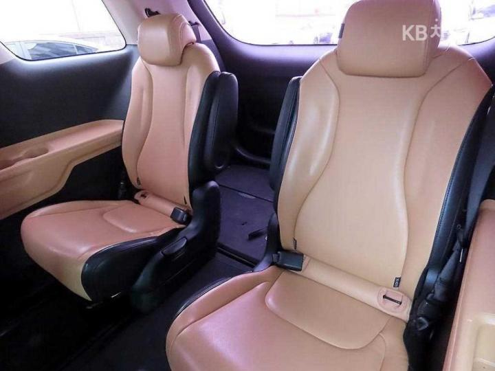 Kia Carnival D2.2 Prestige 8