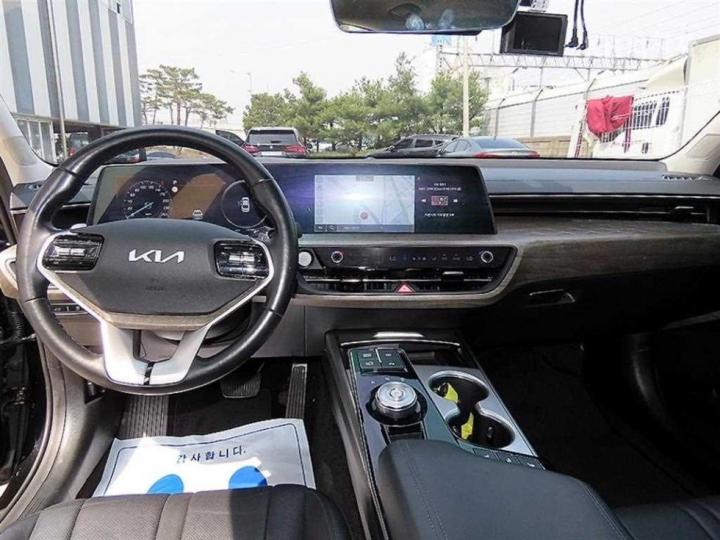 Kia K8 2.5 Gasoline Noblesse 8