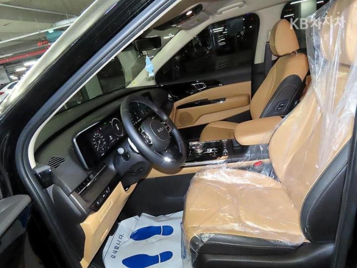 Kia Carnival G3.5 GDI Noblesse 7