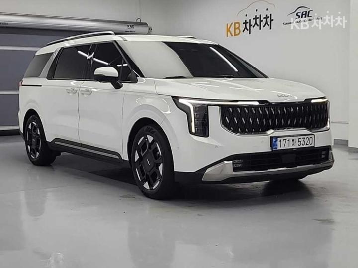 Kia Carnival G3.5 GDI Signature 5