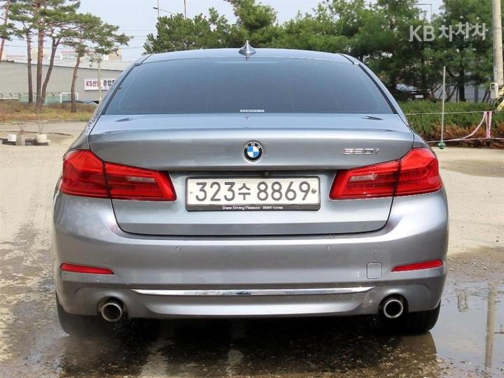 BMW 5 Series G30 520i Luxury 5