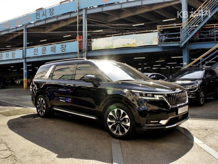 Kia Carnival G3.5 GDI Signature 3