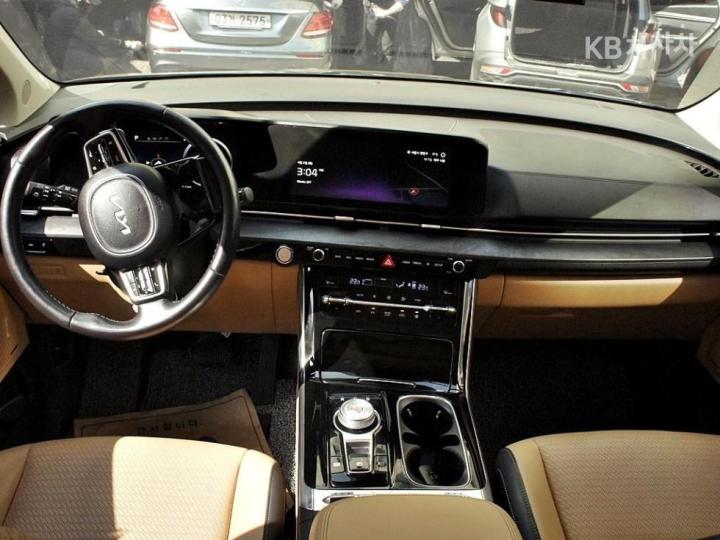 Kia Carnival G3.5 GDI Signature 8