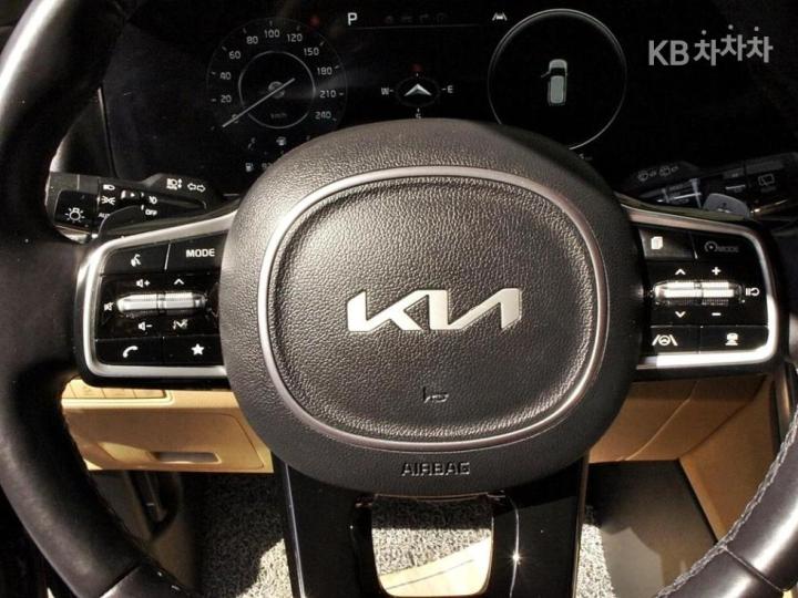 Kia Carnival G3.5 GDI Signature 9