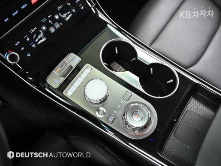 Genesis GV70 Gasoline 2.5T AWD 10