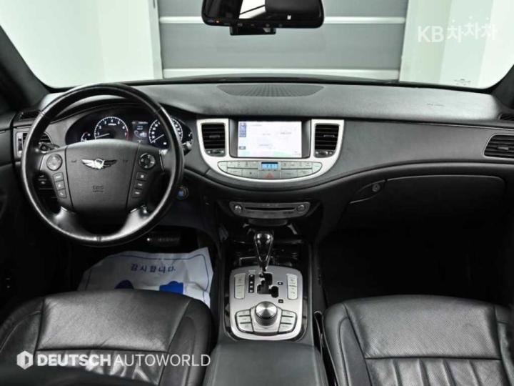 Hyundai Genesis GP500 Base Type 8