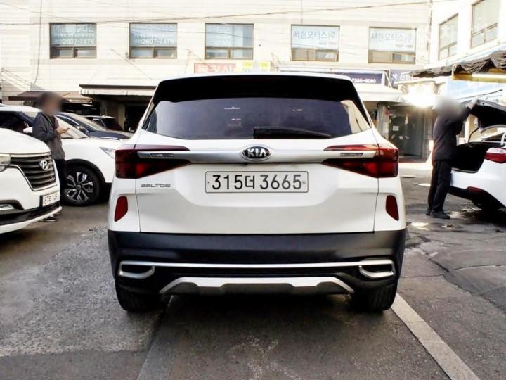 Kia Seltos 1.6 Diesel 2WD Prestige 4