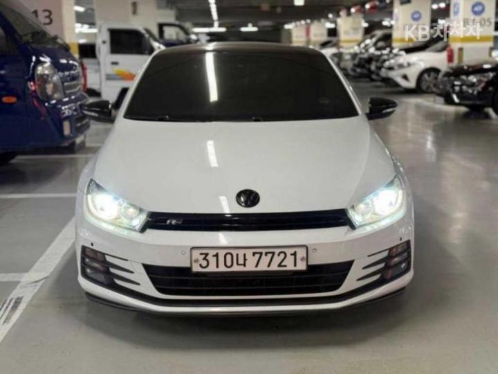 Volkswagen Scirocco 2.0 TDI R-line 3