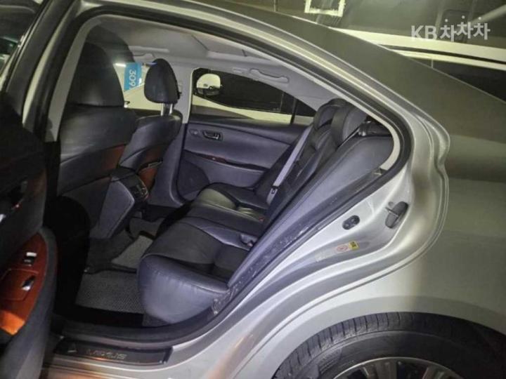 Lexus ES 350 Premium 9