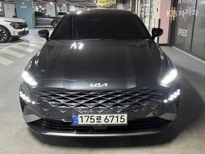 Kia K8 2.5 Gasoline Signature