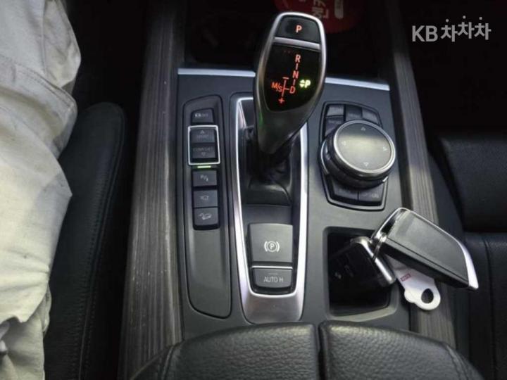 BMW X5 F15 xDrive 40d Base Type 8