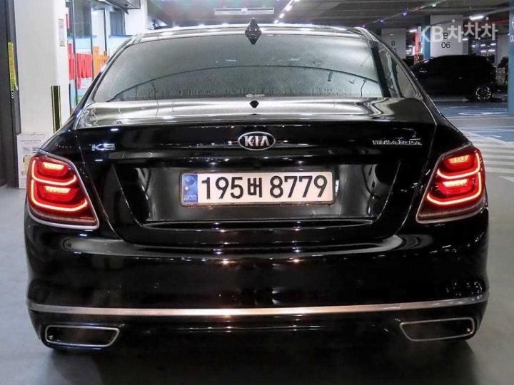 Kia K9 The 3.3 T-GDI Masters II 6