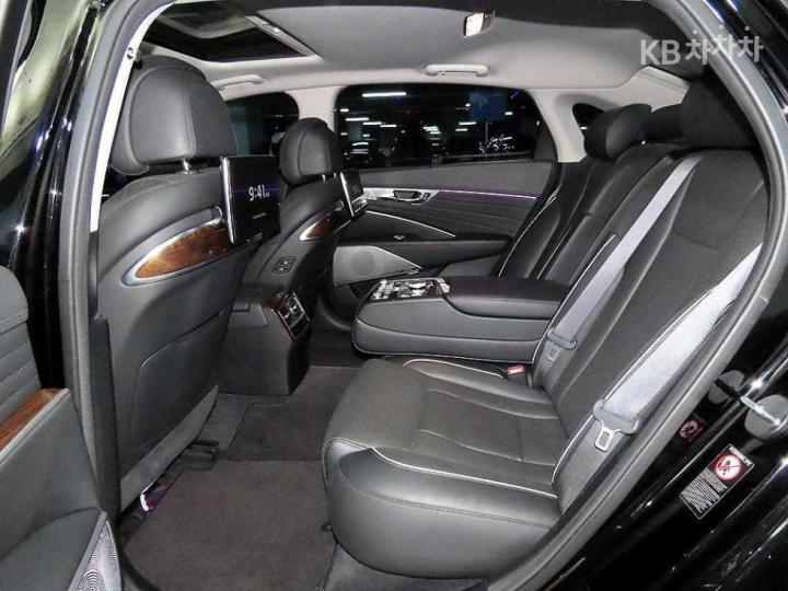 Kia K9 The 3.3 T-GDI Masters II 8