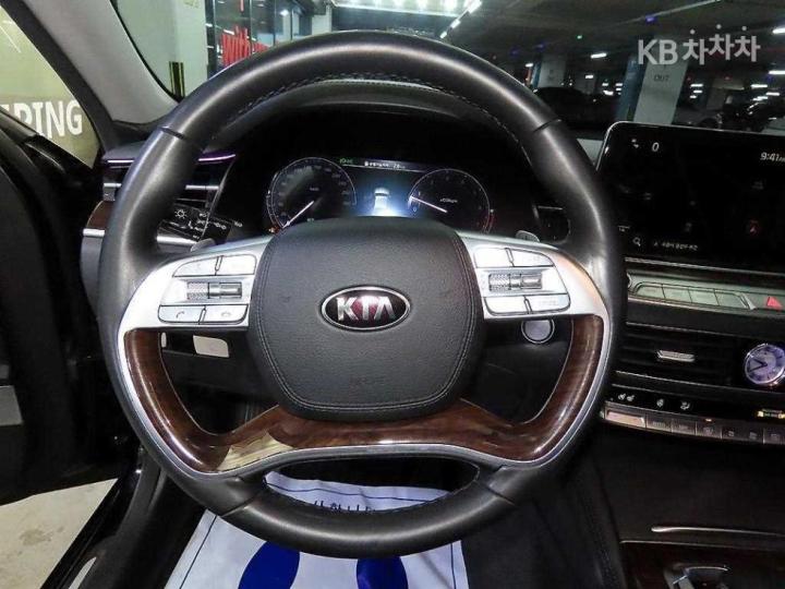 Kia K9 The 3.3 T-GDI Masters II 9