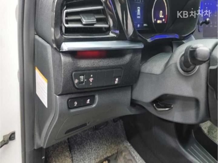 Kia Niro Plus EV Air 4