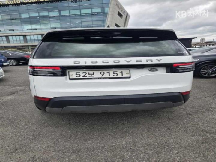 Land Rover Discovery 5 2.0 SD4 SE 3