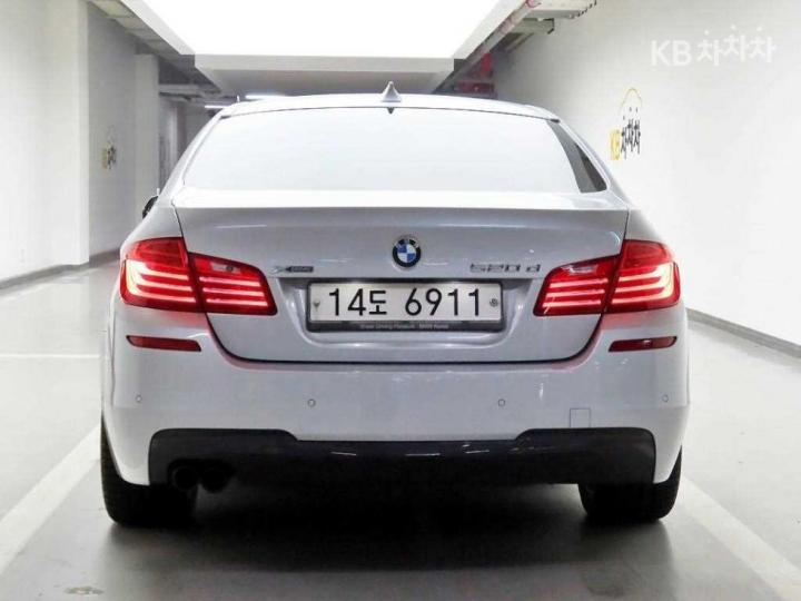 BMW 5 Series New 520d xDrive M Aerodynamic F10 4