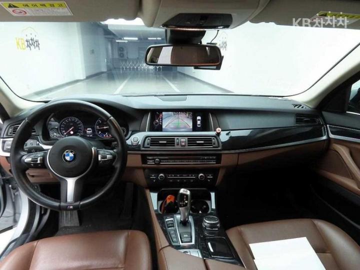 BMW 5 Series New 520d xDrive M Aerodynamic F10 8