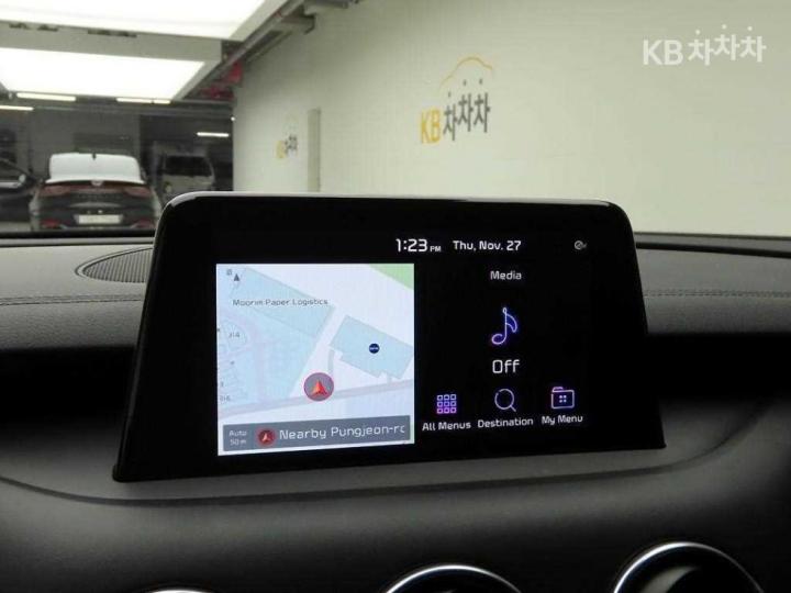 Kia Stinger 2.0 Turbo 2WD Platinum 10