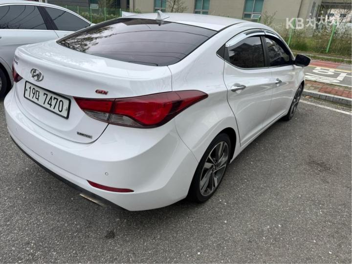 Hyundai Avante 1.6 GDi Million Limited 7