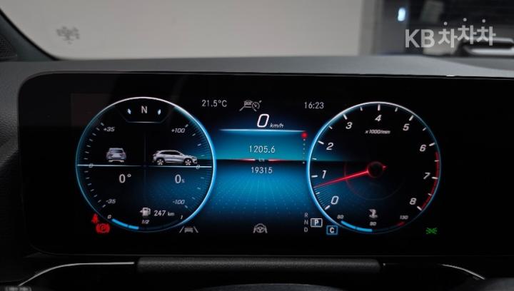 Mercedes-Benz GLA-Class H247 250 4Matic Base Type 6