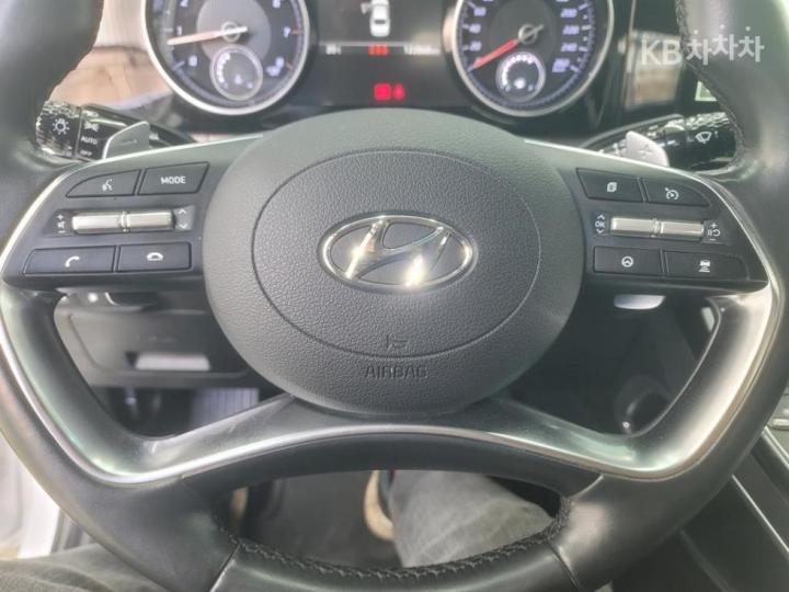 Hyundai Grandeur LPi 3.0 Premium Type 9