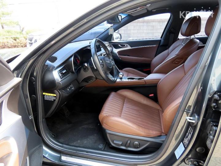 Genesis G70 2.0T Supreme 6