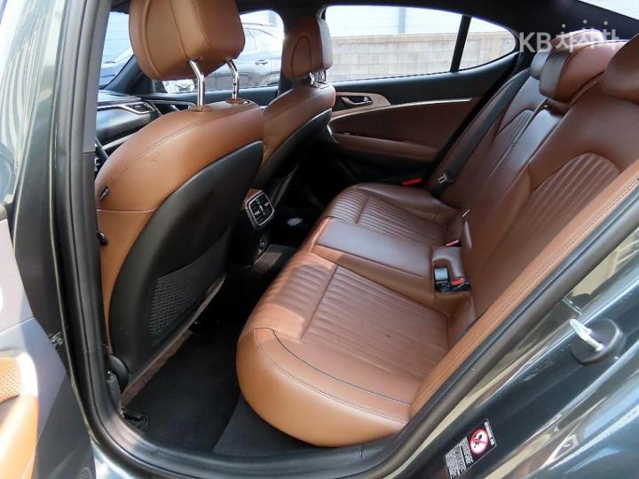 Genesis G70 2.0T Supreme 7